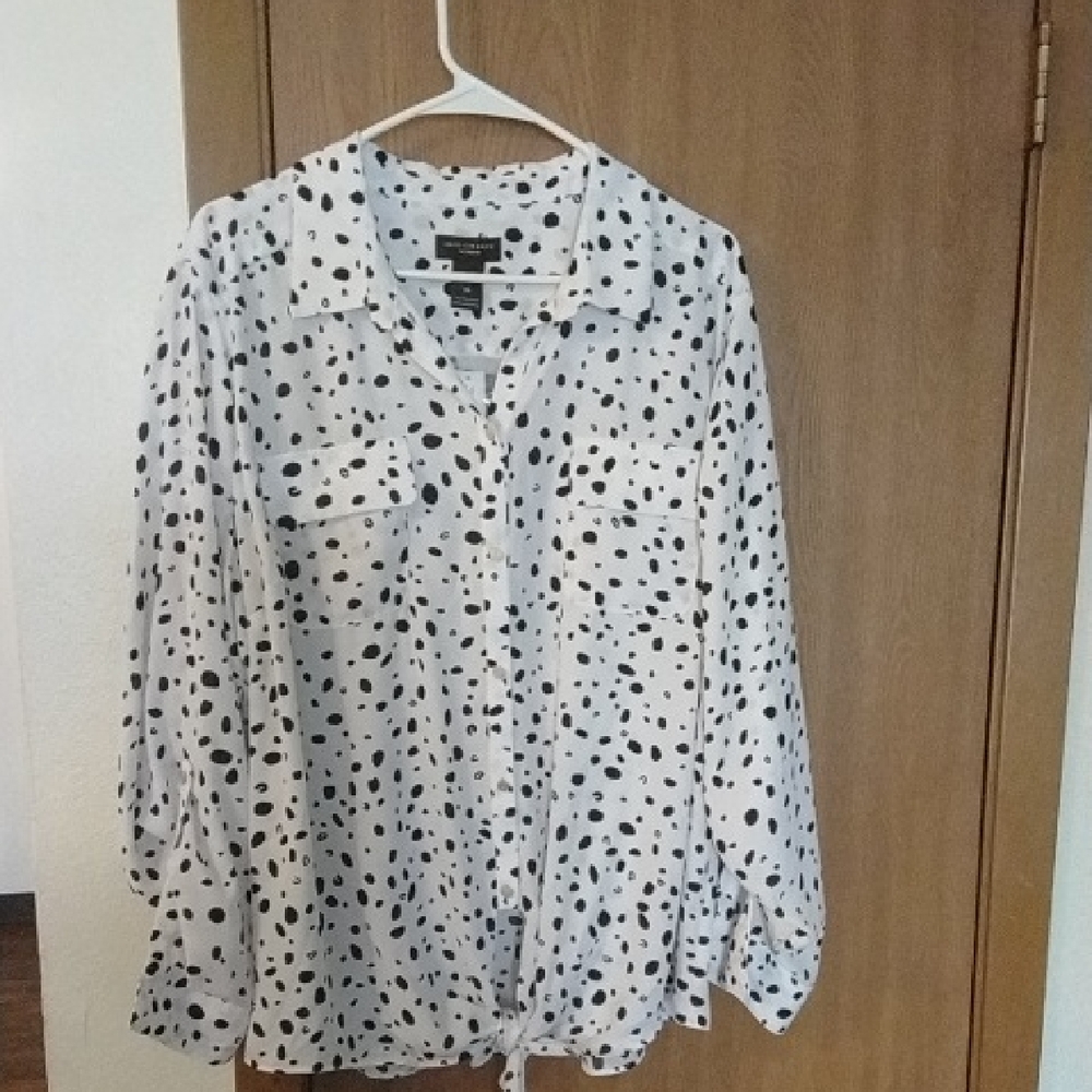 Investments Black and White Polka Dot Button Down Shirt